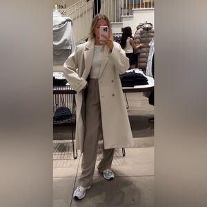 NWT - Aritzia Babaton Slouch spring/fall coat - Size 2XS - Colour -Matte Pearl